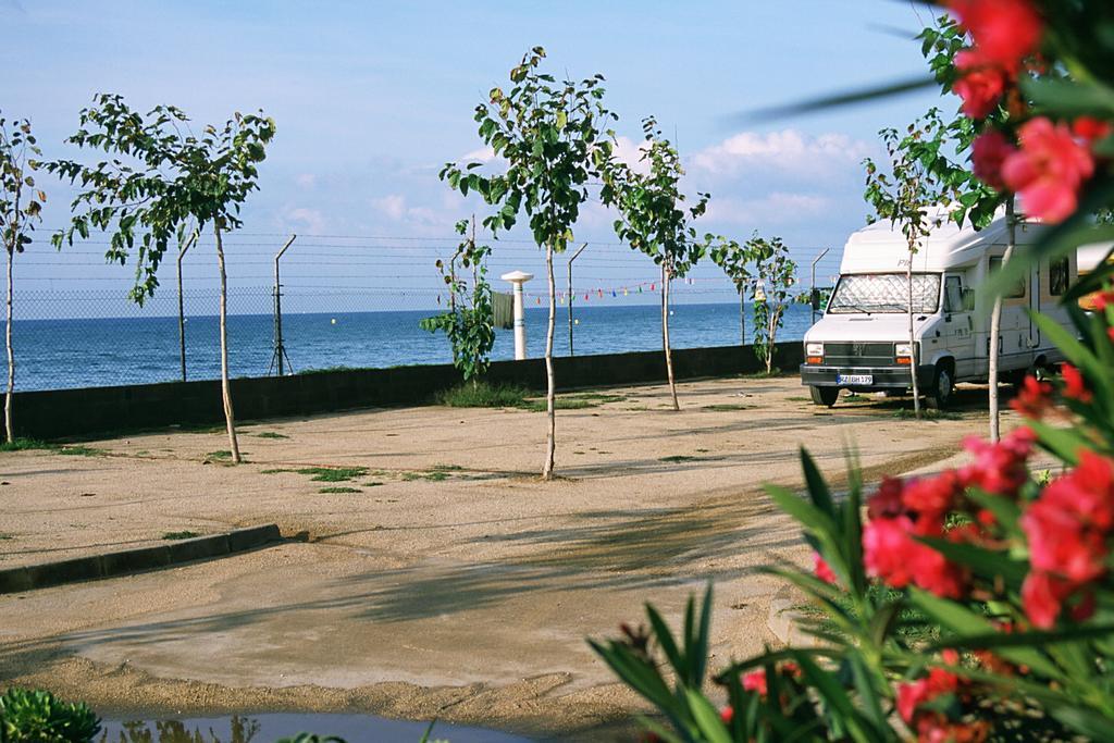 Camping Senia Caballo De Mar Pineda de Mar Exteriör bild
